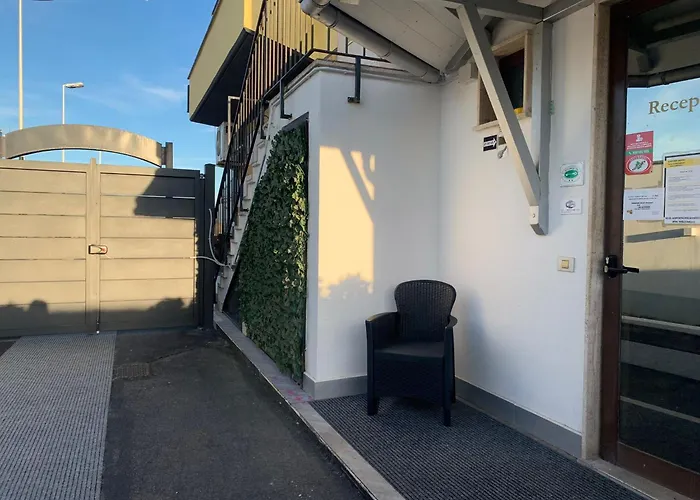 Airport Hotel