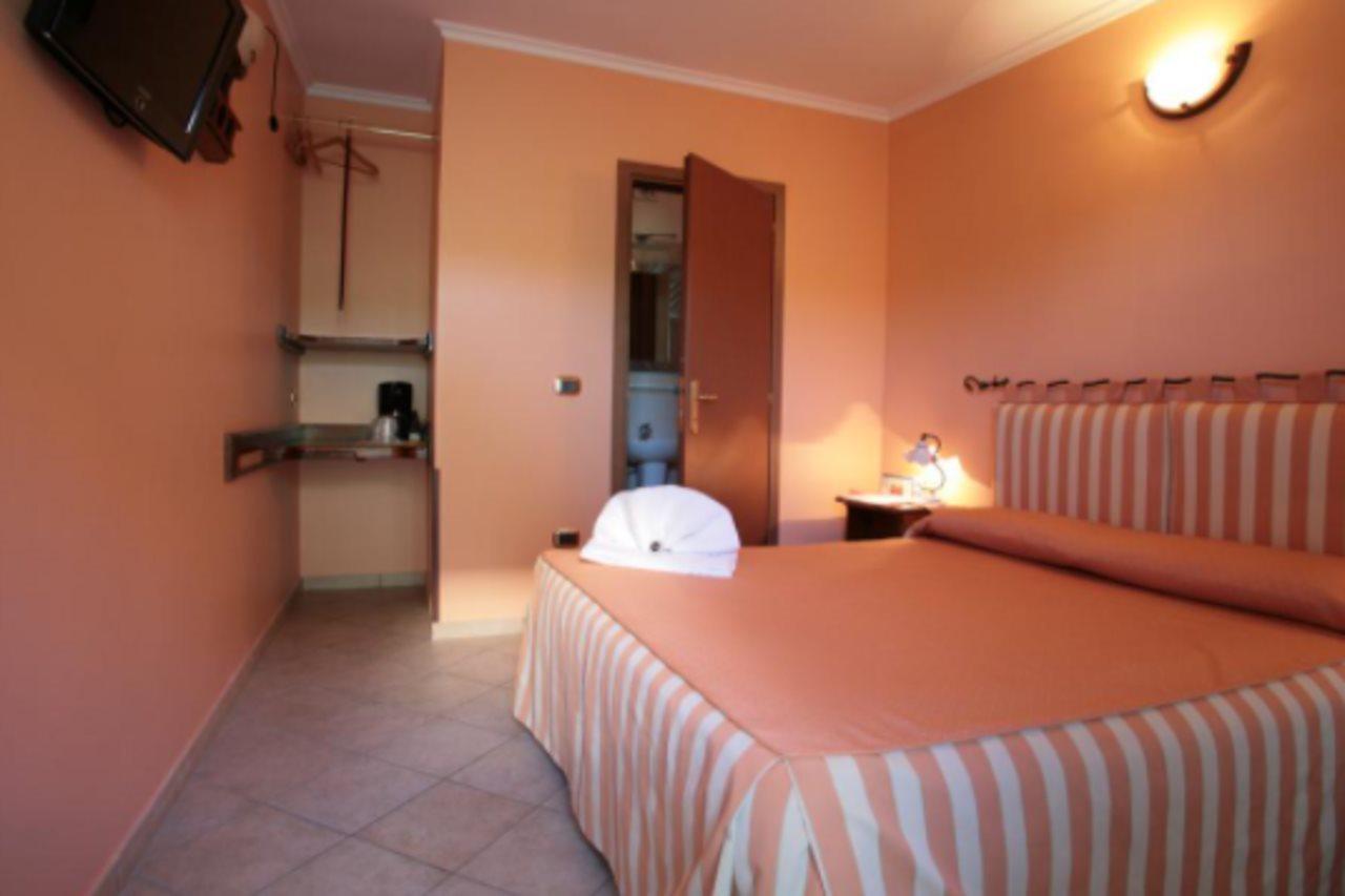 Airport Hotel 2*